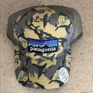 SOLD! Mid crown trucker hat